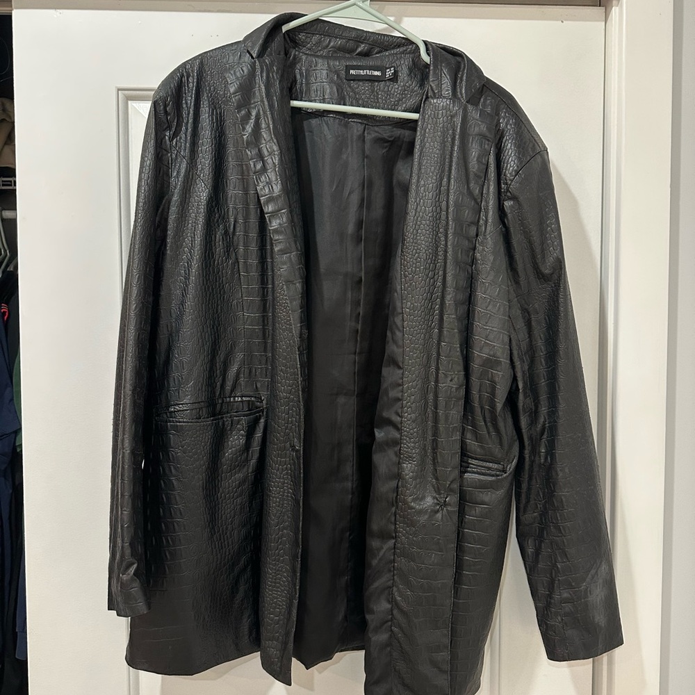 PrettyLittleThing Black Crocodile Pattern Trench Coat